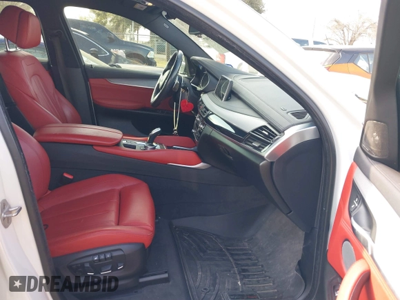 2018 BMW X6 xDrive35i with VIN 5UXKU2C55J0X49585, listed as a IAAI auction lot 41513997 with 57,204 mi miles. Bid and sale history available at carsss.com. Image 5.