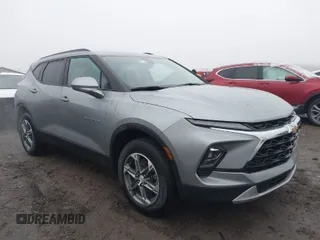 2024 Chevrolet Blazer LT z VIN 3GNKBCR4XRS152150, wystawiony jako IAAI lot #41476874 z przebiegiem 7 383 mil mil oraz . Historia ofert i sprzedaży dostępna na DreamBid. Obrazek 1.