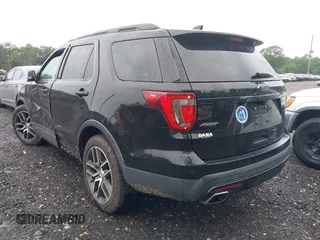 2016 Ford Explorer Sport z VIN 1FM5K8GT5GGD08812, wystawiony jako IAAI lot #42605247 z przebiegiem 89 606 mil mil oraz . Historia ofert i sprzedaży dostępna na DreamBid. Obrazek 3.