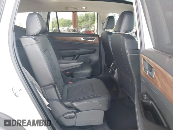 2024 Volkswagen Atlas SE z VIN 1V2JR2CA1RC616729, wystawiony jako IAAI lot #42049460 z przebiegiem 3 718 mil mil oraz . Historia ofert i sprzedaży dostępna na DreamBid. Obrazek 8.