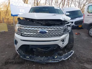 2018 Ford Expedition Max Platinum z VIN 1FMJK1MT3JEA09672, wystawiony jako IAAI lot #41747148 z przebiegiem 126 149 mil mil oraz . Historia ofert i sprzedaży dostępna na DreamBid. Obrazek 12.