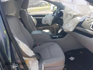 2016 Toyota Highlander LE z VIN 5TDBKRFH3GS226769, wystawiony jako IAAI lot #42156245 z przebiegiem 100 677 mil mil oraz . Historia ofert i sprzedaży dostępna na DreamBid. Obrazek 5.