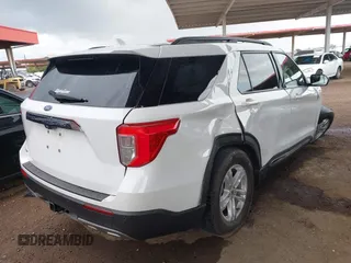 2022 Ford Explorer XLT z VIN 1FMSK7DH0NGB25926, wystawiony jako IAAI lot #42181595 z przebiegiem 15 063 mil mil oraz . Historia ofert i sprzedaży dostępna na DreamBid. Obrazek 4.