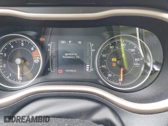 2017 Jeep Cherokee Latitude z VIN 1C4PJLCB4HD218750, wystawiony jako IAAI lot #42104697 z przebiegiem 153 708 mil mil oraz . Historia ofert i sprzedaży dostępna na DreamBid. Obrazek 7.