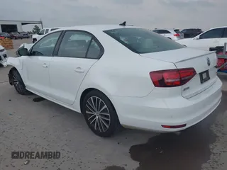 2016 Volkswagen Jetta Sport z VIN 3VWD17AJ1GM334234, wystawiony jako IAAI lot #42299618 z przebiegiem 86 143 mil mil oraz . Historia ofert i sprzedaży dostępna na DreamBid. Obrazek 3.