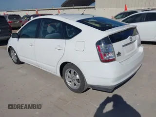 2004 Toyota Prius with VIN JTDKB20U140091593, listed as a IAAI auction lot 41822308 with 132,360 mi miles. Bid and sale history available at carsss.com. Image 3.