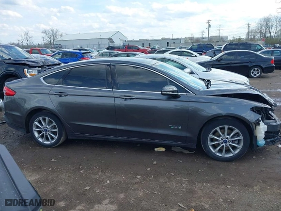 2017 Ford Fusion Energi SE with VIN 3FA6P0PU0HR161156, listed as a IAAI auction lot 41908926 with 81,342 mi miles. Bid and sale history available at carsss.com. Image 14.