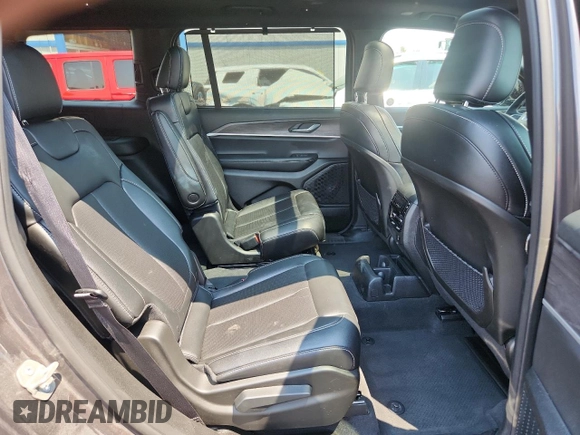 2024 Jeep Grand Cherokee Limited with VIN 1C4RJKBG1R8603337, listed as a Copart auction lot 64798465 with 19,212 mi miles and Clean title. Bid and sale history available at DreamBid. Image 11.