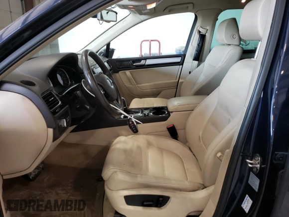 2012 Volkswagen Touareg Sport с VIN WVGEK9BP6CD009633, выставлен на аукционе Copart как лот 85475414 с пробегом 139 872 миль миль и Списание • Salvage title. История ставок и продаж доступна на DreamBid. Изображение 7.