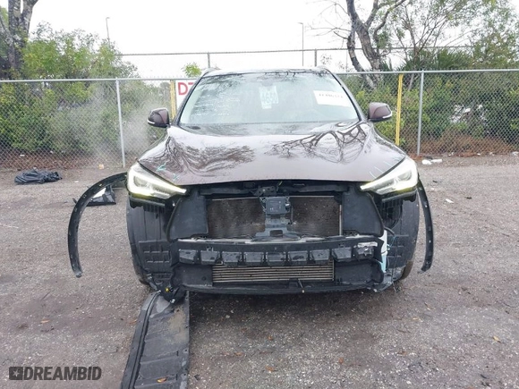 2020 Infiniti QX50 LUXE with VIN 3PCAJ5M17LF103598, listed as a IAAI auction lot 41406324 with 51,490 mi miles. Bid and sale history available at carsss.com. Image 6.