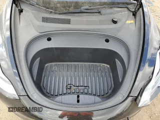 2022 Tesla Model 3 Long Range z VIN 5YJ3E1EB9NF134819, wystawiony jako Copart lot #49639365 z przebiegiem 49 245 mil mil oraz Szkoda całkowita • Salvage title. Historia ofert i sprzedaży dostępna na DreamBid. Obrazek 12.
