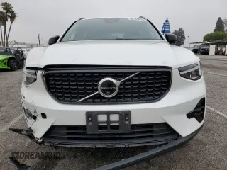 2024 Volvo XC40 Plus Dark Theme with VIN YV4L12ULXR2285377, listed as a Copart auction lot 60165095 with 43,423 mi miles and Salvage title. Bid and sale history available at DreamBid. Image 5.
