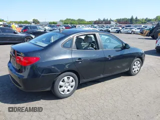 2009 Hyundai Elantra SE z VIN KMHDU46D39U670425, wystawiony jako IAAI lot #42094937 z przebiegiem 174 545 mil mil oraz . Historia ofert i sprzedaży dostępna na DreamBid. Obrazek 4.