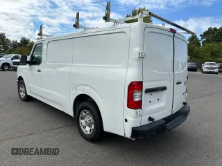 2018 Nissan NV Cargo S z VIN 1N6BF0KM8JN817094, wystawiony jako Copart lot #73167034 z przebiegiem 188 235 mil mil oraz Czysty tytuł • Clean title. Historia ofert i sprzedaży dostępna na DreamBid. Obrazek 3.