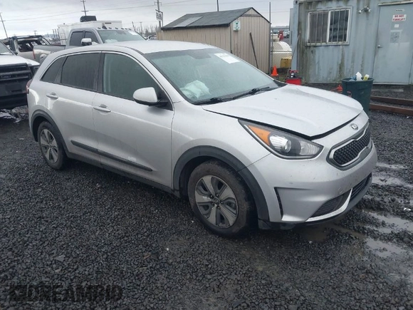 2017 Kia Niro LX with VIN KNDCB3LC7H5055073, listed as a IAAI auction lot 41517938 with 134,586 mi miles. Bid and sale history available at carsss.com. Image 1.