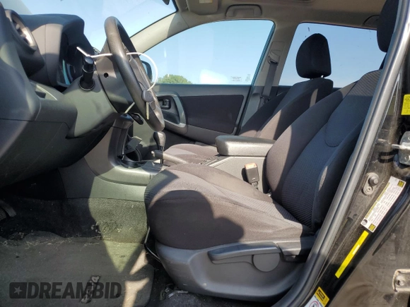 2010 Toyota RAV4 Sport z VIN 2T3WF4DV8AW035601, wystawiony jako Copart lot #61645345 z przebiegiem 212 178 mil mil oraz Szkoda całkowita • Salvage title. Historia ofert i sprzedaży dostępna na DreamBid. Obrazek 7.