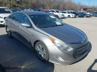 2013 Hyundai Sonata Hybrid Limited with VIN KMHEC4A49DA100762, listed as a IAAI auction lot 41671202 with 209,708 mi miles. Bid and sale history available at carsss.com. Image 1.