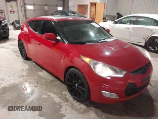 2012 Hyundai Veloster w/Black Int z VIN KMHTC6AD8CU032759, wystawiony jako IAAI lot #41567265 z przebiegiem 156 973 mil mil oraz . Historia ofert i sprzedaży dostępna na DreamBid. Obrazek 1.