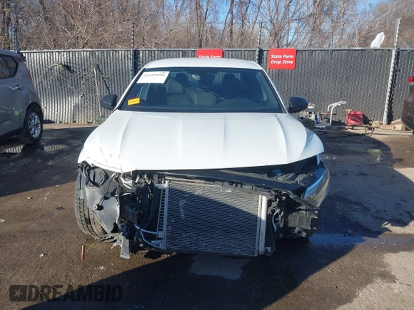 2019 Volkswagen Jetta GLI S z VIN 3VW6T7BU7KM236894, wystawiony jako IAAI lot #41499098 z przebiegiem 107 795 mil mil oraz . Historia ofert i sprzedaży dostępna na DreamBid. Obrazek 12.