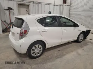2014 Toyota Prius One z VIN JTDKDTB33E1558853, wystawiony jako Copart lot #57339425 z przebiegiem Nie podano mil oraz Nie do naprawy • Non repairable. Historia ofert i sprzedaży dostępna na DreamBid. Obrazek 3.