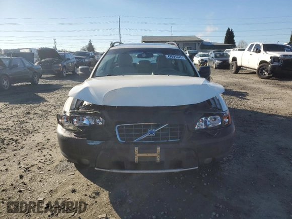 2001 Volvo V70 with VIN YV1SZ58D011006552, listed as a Copart auction lot 47091045 with 131,148 mi miles and Salvage Title. Bid and sale history available at carsss.com. Image 5.