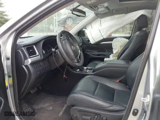 2014 Toyota Highlander XLE with VIN 5TDKKRFH3ES035284, listed as a IAAI auction lot 41909877 with 112,468 mi miles. Bid and sale history available at carsss.com. Image 5.