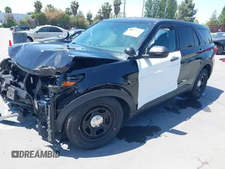 2020 Ford Police Interceptor Utility z VIN 1FM5K8AB6LGA19058, wystawiony jako IAAI lot #42223865 z przebiegiem 67 047 mil mil oraz . Historia ofert i sprzedaży dostępna na DreamBid. Obrazek 18.