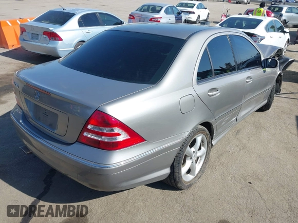 2006 Mercedes-Benz C 230 Sport с VIN WDBRF52H76A867404, выставлен на аукционе IAAI как лот 42217695 с пробегом 117 558 миль миль и . История ставок и продаж доступна на DreamBid. Изображение 4.
