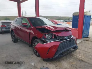 2022 Toyota Venza LE with VIN JTEAAAAH3NJ105740, listed as a IAAI auction lot 41751158 with 31,353 mi miles. Bid and sale history available at carsss.com. Image 1.