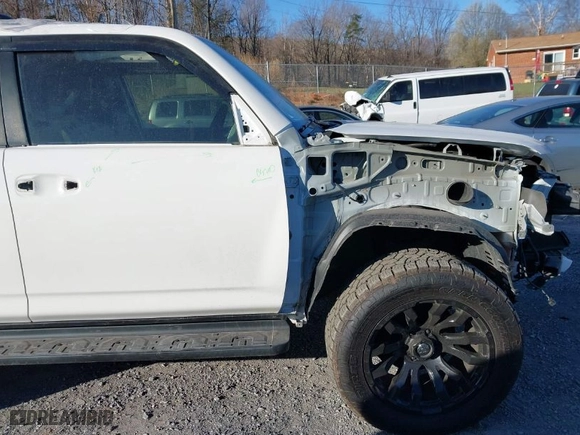 2019 Toyota 4Runner SR5 with VIN JTEBU5JR4K5726940, listed as a IAAI auction lot 41801853 with 81,097 mi miles. Bid and sale history available at carsss.com. Image 19.