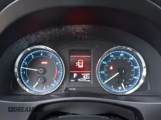 2018 Toyota Corolla L z VIN 5YFBURHE7JP831763, wystawiony jako IAAI lot #41539485 z przebiegiem 95 495 mil mil oraz . Historia ofert i sprzedaży dostępna na DreamBid. Obrazek 7.