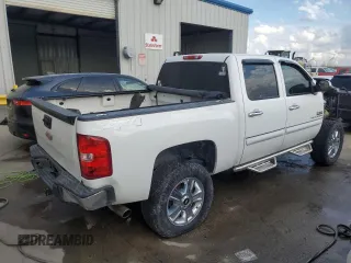 2013 Chevrolet Silverado 1500 LT with VIN 3GCPKSE79DG114204, listed as a Copart auction lot 44384635 with 223,506 mi miles and Salvage Title. Bid and sale history available at DreamBid. Image 3.