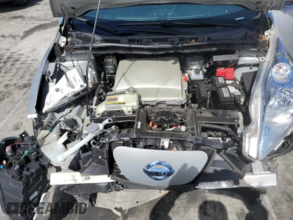 2017 Nissan LEAF SV z VIN 1N4BZ0CP1HC309077, wystawiony jako Copart lot #49010165 z przebiegiem 44 281 mil mil oraz Szkoda całkowita • Salvage title. Historia ofert i sprzedaży dostępna na DreamBid. Obrazek 11.