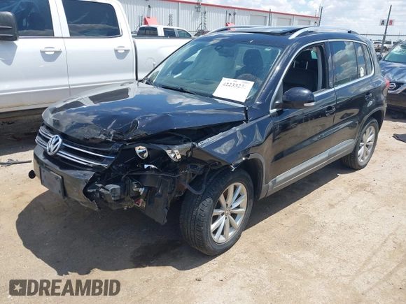 2017 Volkswagen Tiguan Wolfsburg Edition z VIN WVGSV7AX1HW503670, wystawiony jako IAAI lot #42235251 z przebiegiem 88 477 mil mil oraz . Historia ofert i sprzedaży dostępna na DreamBid. Obrazek 2.