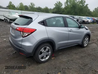 2021 Honda HR-V LX with VIN 3CZRU6H32MM701102, listed as a Copart auction lot 63215115 with 82,333 mi miles and Salvage title. Bid and sale history available at DreamBid. Image 3.