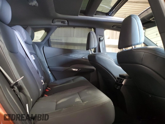 2024 Lexus RX 350h z VIN 2T2BBMCA3RC063302, wystawiony jako Copart lot #56977445 z przebiegiem 653 mil mil oraz Szkody całkowita. Historia ofert i sprzedaży dostępna na DreamBid. Obrazek 11.