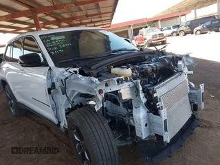 2024 Jeep Grand Cherokee Limited with VIN 1C4RJHBG0RC185384, listed as a IAAI auction lot 41985578 with 8,749 mi miles and . Bid and sale history available at DreamBid. Image 18.