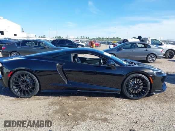 2020 McLaren GT with VIN SBM22GCA1LW000498, listed as a IAAI auction lot 41265247 with 18,465 mi miles. Bid and sale history available at carsss.com. Image 14.