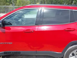 2024 Jeep Compass Latitude z VIN 3C4NJDBN8RT603717, wystawiony jako IAAI lot #42732757 z przebiegiem 44 629 mil mil oraz . Historia ofert i sprzedaży dostępna na DreamBid. Obrazek 15.