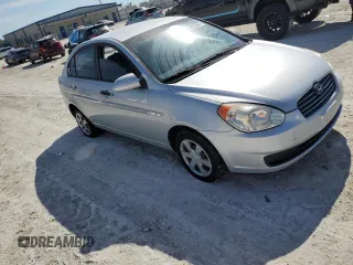 2007 Hyundai Accent GL z VIN KMHCN45C77U073194, wystawiony jako Copart lot #42955445 z przebiegiem 248 364 mil mil oraz Nie do naprawy • Non repairable. Historia ofert i sprzedaży dostępna na DreamBid. Obrazek 4.