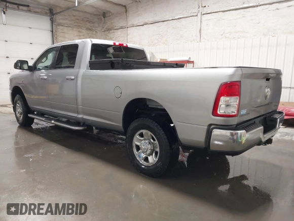 2020 Ram 2500 Big Horn z VIN 3C6UR5JL0LG116089, wystawiony jako IAAI lot #41433137 z przebiegiem 53 399 mil mil oraz . Historia ofert i sprzedaży dostępna na DreamBid. Obrazek 3.