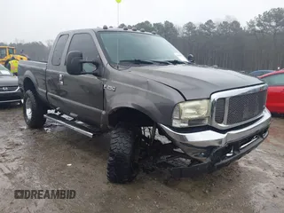 2004 Ford Super Duty F-250 XL with VIN 1FTNX21P54EC50710, listed as a IAAI auction lot 41541098 with 205,003 mi miles. Bid and sale history available at carsss.com. Image 1.