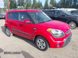 2013 Kia Soul with VIN KNDJT2A58D7612851, listed as a IAAI auction lot 42036713 with 188,886 mi miles. Bid and sale history available at carsss.com. Image 1.