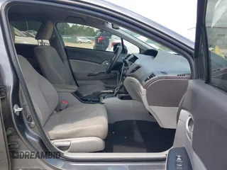 2012 Honda Civic LX z VIN 19XFB2F54CE038958, wystawiony jako IAAI lot #42136832 z przebiegiem 154 822 mil mil oraz . Historia ofert i sprzedaży dostępna na DreamBid. Obrazek 5.