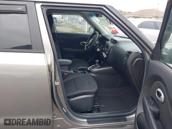 2014 Kia Soul with VIN KNDJN2A26E7106923, listed as a IAAI auction lot 41931647 with 48,411 mi miles. Bid and sale history available at carsss.com. Image 5.
