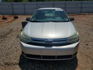 2008 Ford Focus SE z VIN 1FAHP35N78W115746, wystawiony jako Copart lot #60981575 z przebiegiem 195 035 mil mil oraz Czysty tytuł • Clean title. Historia ofert i sprzedaży dostępna na DreamBid. Obrazek 5.