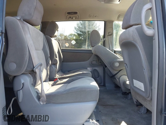 2010 Toyota Sienna CE с VIN 5TDKK4CC7AS323329, выставлен на аукционе IAAI как лот 42034932 с пробегом 525 766 миль миль и . История ставок и продаж доступна на DreamBid. Изображение 8.