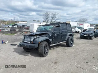 2013 Jeep Wrangler Unlimited Sport z VIN 1C4HJWDG3DL697226, wystawiony jako IAAI lot #42053059 z przebiegiem 134 504 mil mil oraz . Historia ofert i sprzedaży dostępna na DreamBid. Obrazek 2.