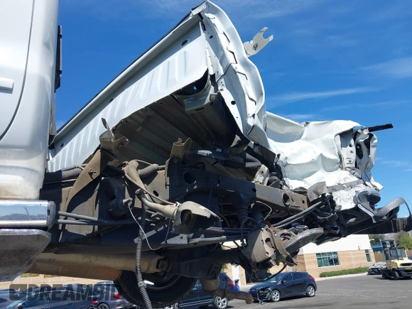 2018 Chevrolet Silverado 1500 LT with VIN 1GCRCREH5JZ168411, listed as a IAAI auction lot 41885403 with 37,449 mi miles and . Bid and sale history available at DreamBid. Image 19.