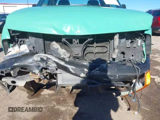 2002 Chevrolet S-10 LS with VIN 1GCDT19W228228916, listed as a IAAI auction lot 40902812 with 247,233 mi miles. Bid and sale history available at carsss.com. Image 6.